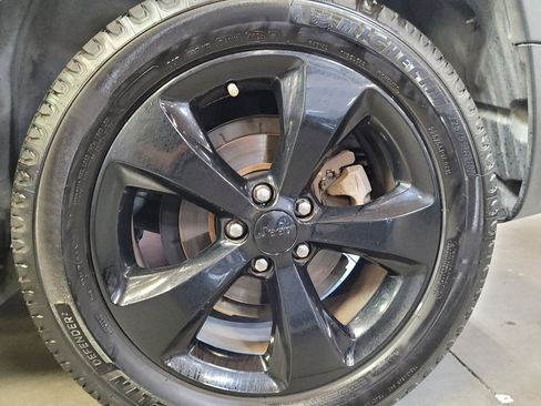 Used 2020 Jeep Cherokee Latitude Plus FWD image 31