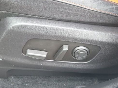 Used 2024 Kia Carnival SX Prestige image 32