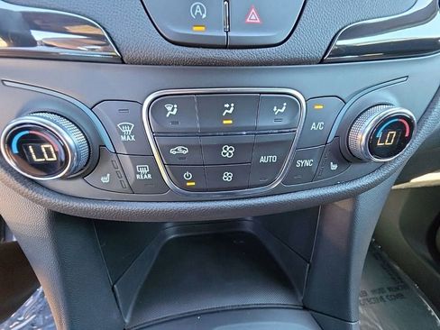 Used 2023 Chevrolet Equinox RS AWD/4WD image 28