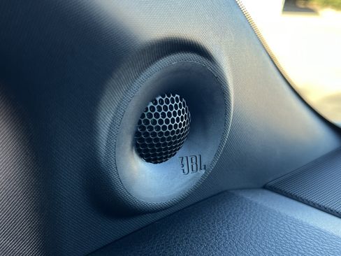 Used 2025 Toyota Sienna Platinum image 28