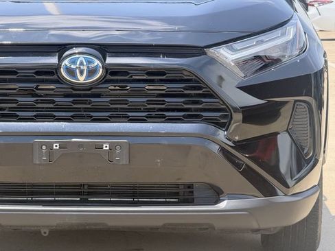 Used 2022 Toyota RAV4 SE AWD/4WD image 9