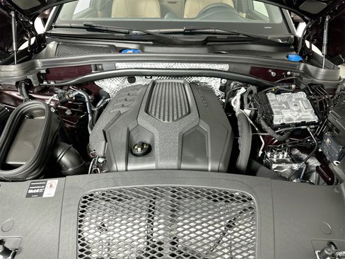 Certified 2026 Porsche Macan image 39