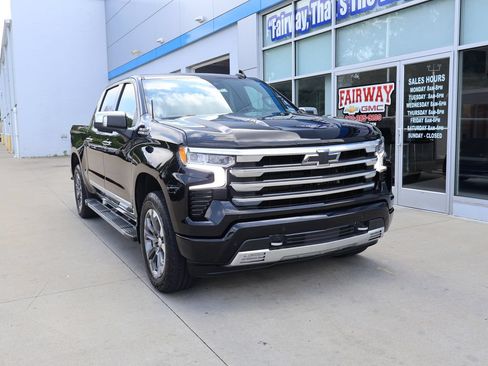 Certified 2023 Chevrolet Silverado 1500 High Country w/ Technology Package AWD/4WD image 2
