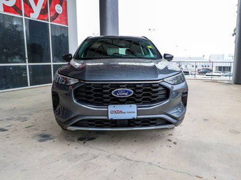 Used 2024 Ford Escape ST-Line image 3