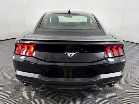 Used 2025 Ford Mustang Premium image 5