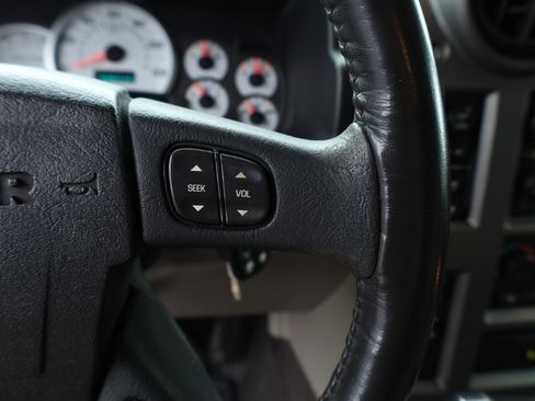 Used 2003 HUMMER H2 w/ Preferred Equipment Group image 41