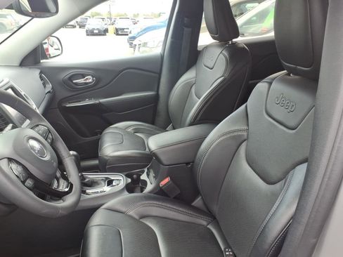 Used 2023 Jeep Cherokee Altitude Lux AWD/4WD image 7