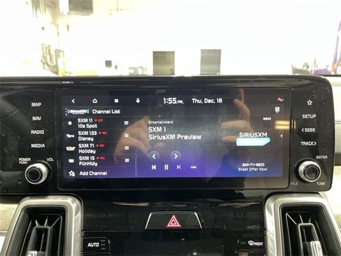 Used 2023 Kia Sorento EX image 16
