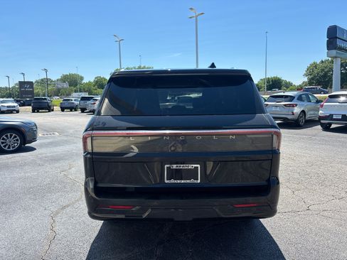 Certified 2025 Lincoln Navigator L Reserve AWD/4WD image 6