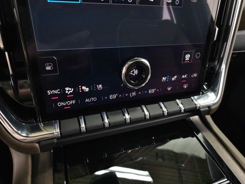 Used 2026 GMC Yukon Denali Ultimate AWD/4WD image 40