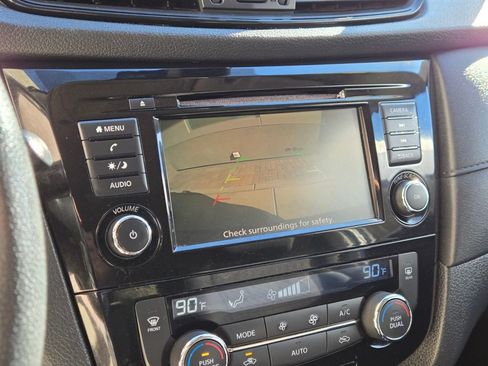 Used 2020 Nissan Rogue SV image 26