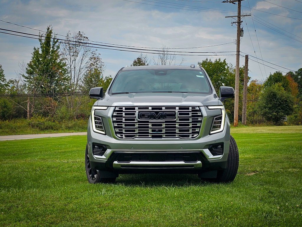 New 2026 GMC Yukon Denali w/ Sun & Power Step Package AWD/4WD image 8