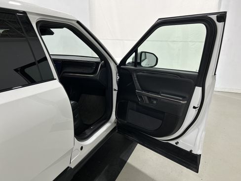 Used 2022 Rivian R1T Launch Edition AWD/4WD image 18