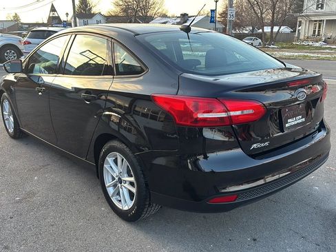 Used 2017 Ford Focus SE image 8