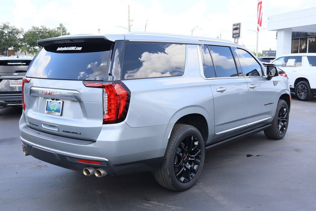 Used 2024 GMC Yukon XL Denali AWD/4WD image 9