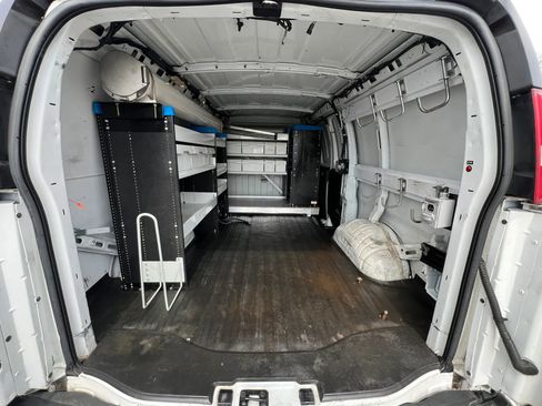 Used 2015 Chevrolet Express 2500 image 13