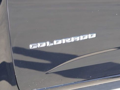 Used 2022 Chevrolet Colorado LT w/ Safety Package RWD image 9