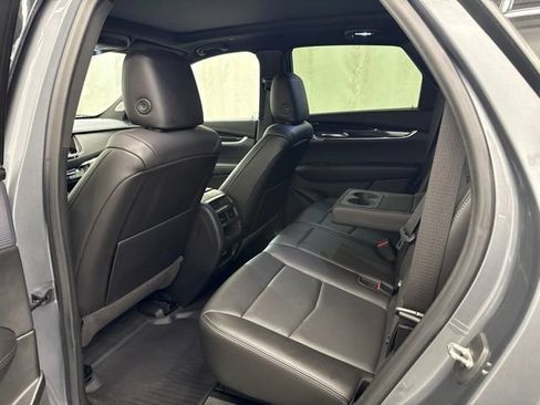 Used 2022 Cadillac XT5 Premium Luxury w/ Technology Package AWD/4WD image 18