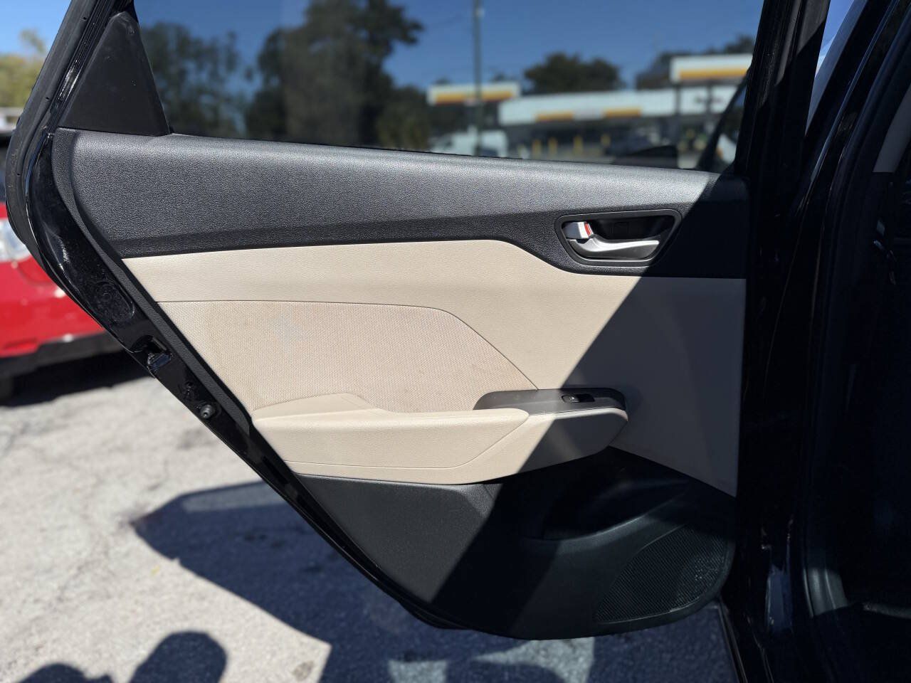 Used 2019 Hyundai Accent SE FWD image 19