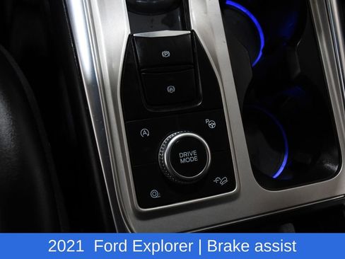 Used 2021 Ford Explorer Platinum w/ Equipment Group 601A AWD/4WD image 24