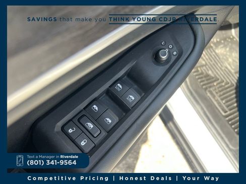 Used 2022 Jeep Grand Cherokee L Limited w/ Trailer Tow Group (B) image 11