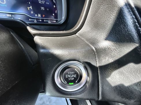 Used 2022 Chevrolet Suburban LT image 17