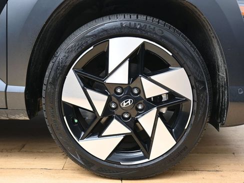 Used 2024 Hyundai Kona Limited FWD image 12