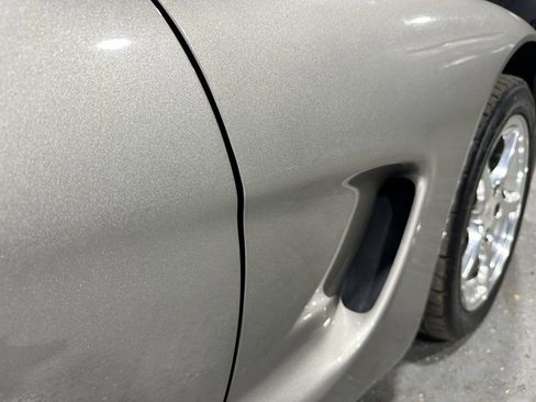 Used 2002 Chevrolet Corvette Coupe w/ Preferred Equipment Group2 RWD image 29