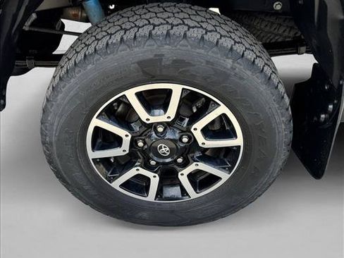 Certified 2018 Toyota Tundra SR5 w/ TRD Off Road Package AWD/4WD image 9
