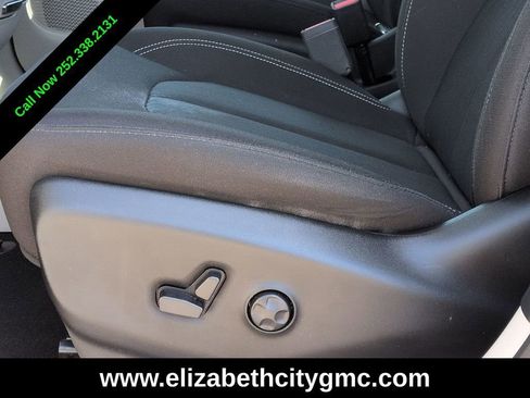 Used 2024 Chrysler Voyager LX FWD image 23