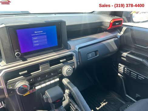 Used 2025 Toyota 4Runner TRD Sport AWD/4WD image 16