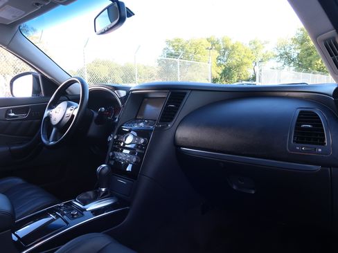 Used 2010 INFINITI FX35 2WD w/ Navigation Pkg image 30