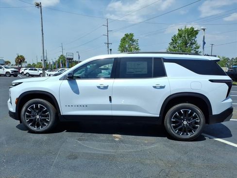 New 2026 Chevrolet Traverse LT w/ Sun and Wheel Package image 6