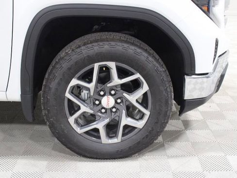 New 2026 GMC Sierra 1500 SLE w/ X31 Off-Road Package AWD/4WD image 44