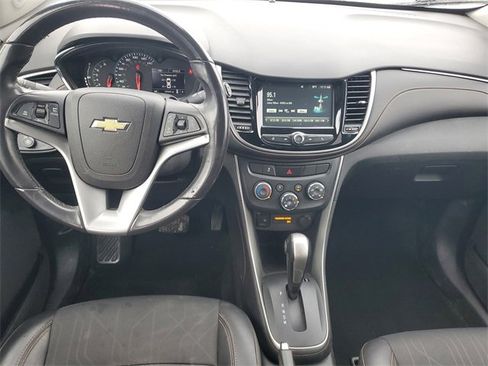Certified 2017 Chevrolet Trax LT w/ LT Convenience Package image 11