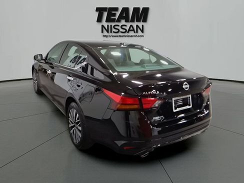Certified 2024 Nissan Altima 2.5 SV w/ SV Premium Package AWD/4WD image 4