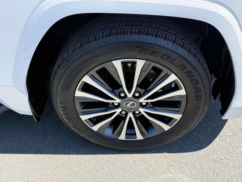 Used 2023 Lexus LX 600 4WD w/ Appearance Package image 7