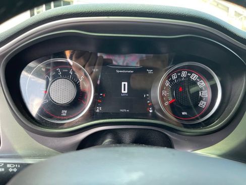 Used 2022 Dodge Challenger R/T RWD image 5