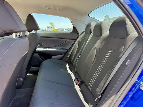 Used 2025 Hyundai Elantra Hybrid FWD image 12