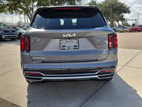 Certified 2023 Kia Sorento S image 7