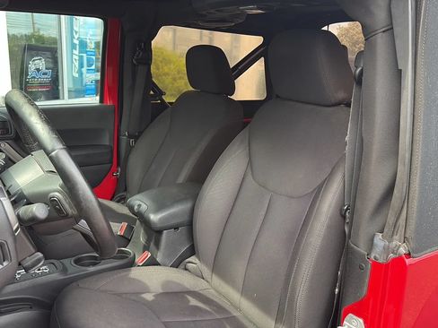 Used 2014 Jeep Wrangler Sport w/ Connectivity Group AWD/4WD image 23