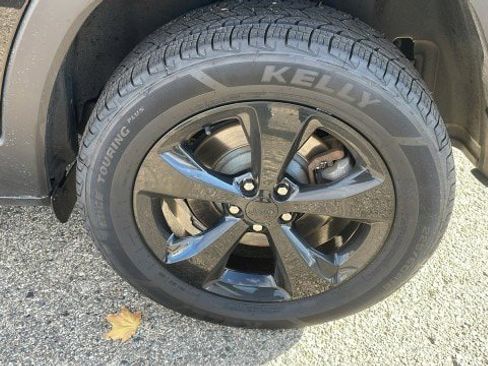 Used 2016 Jeep Cherokee High Altitude image 28