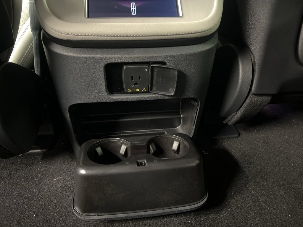 New 2026 Lincoln Navigator Premiere AWD/4WD image 25