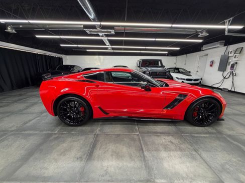 Used 2016 Chevrolet Corvette Z06 w/ 3LZ Preferred Equipment Group image 8