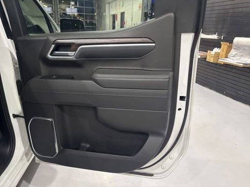 Used 2025 GMC Sierra 1500 SLT image 31