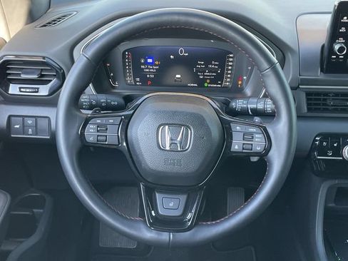Used 2025 Honda Pilot Black Edition image 13