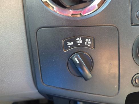 Used 2009 Ford F250 Lariat image 20