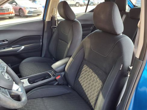 Used 2023 Nissan Kicks SV image 12