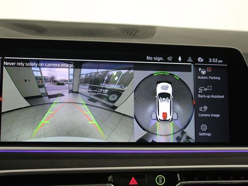 Used 2022 BMW X5 xDrive40i w/ M Sport Package image 32