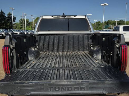 Used 2023 Toyota Tundra Limited AWD/4WD image 28